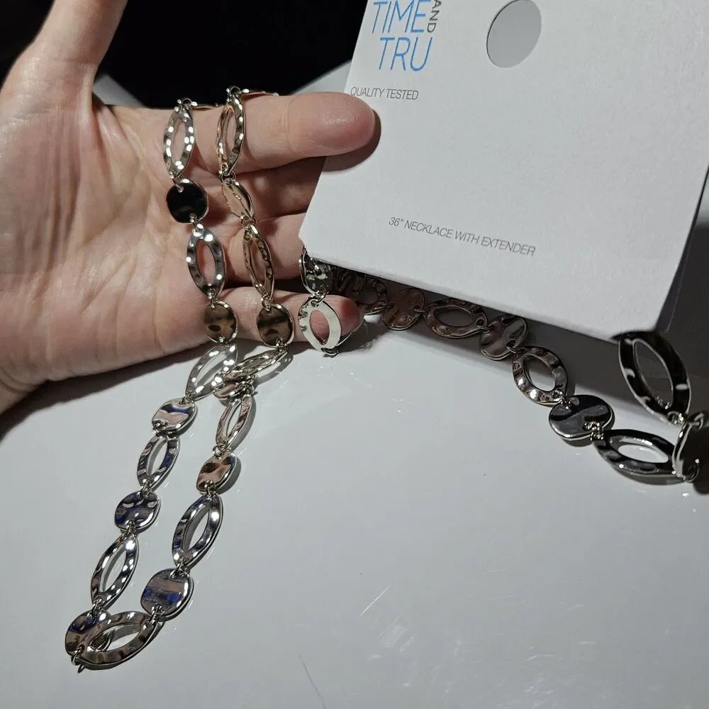Time And Tru Silver Tone Chunky Chain Necklace 36